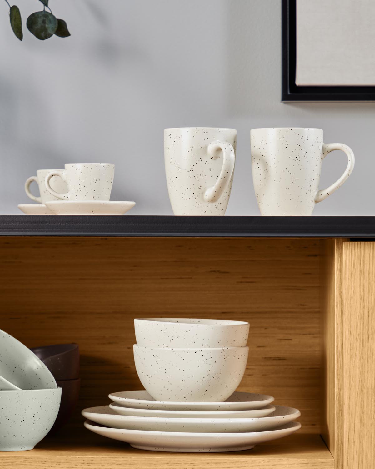 Zeitlose Aratani Schale in Weiss von Kave Home, aus feiner Keramik.