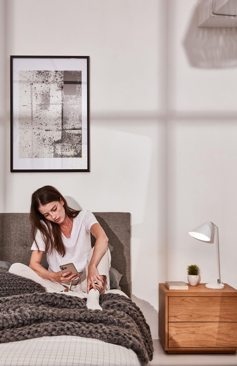 Abilen Nachttisch: Zeitloses Design mit praktischen Stauraumoptionen.