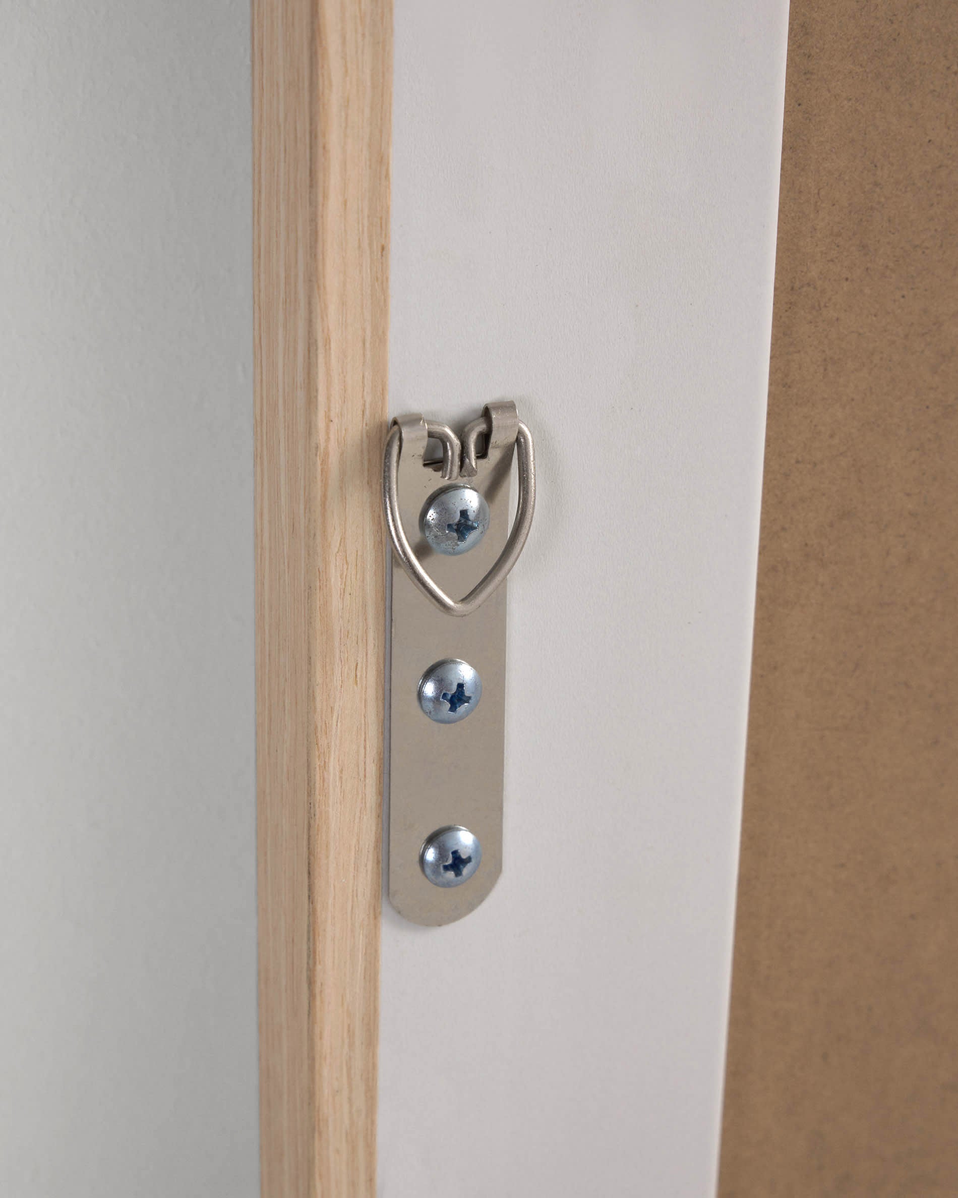 Der Yvaine Spiegel von Kave Home (80,5 x 180,5 cm) vereint natürliche Eleganz und Funktionalität, perfekt für jeden Wohnstil.