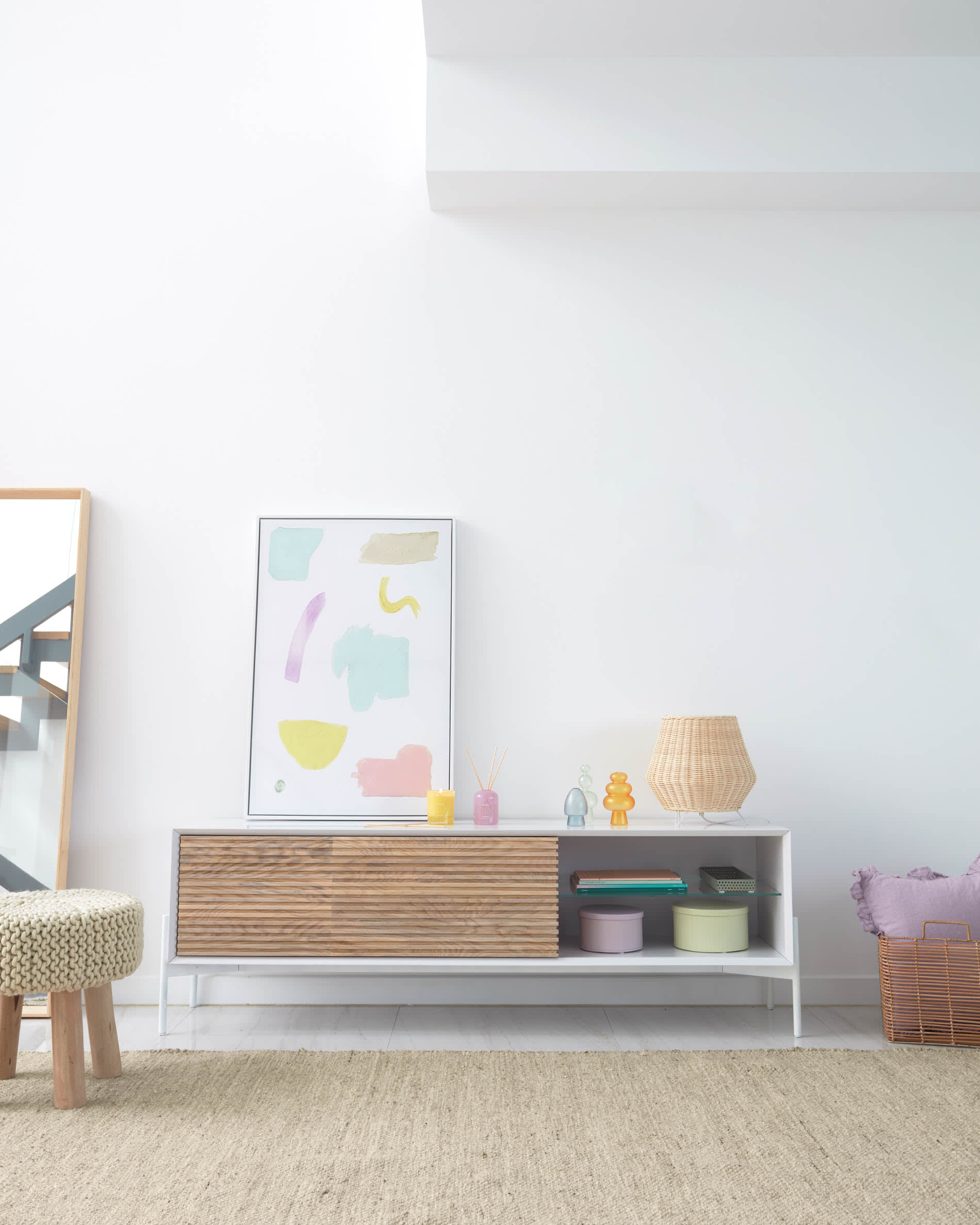 Der Carime Teppich in Beige (200x300 cm) von Kave Home vereint zeitlosen Stil mit Komfort und ist ideal für grosse Räume.