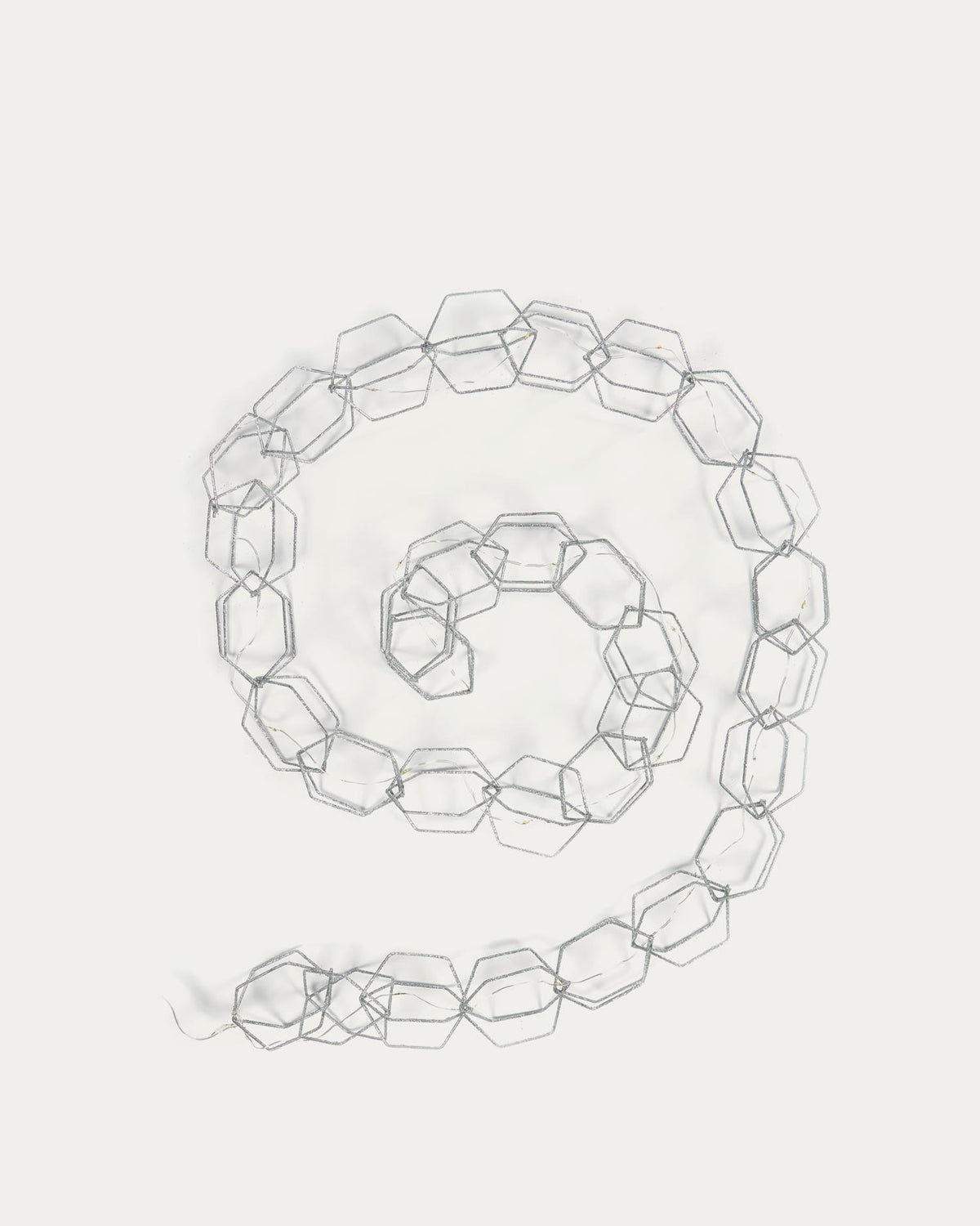 Narel Lichterkette grau 1,9 m in Silber präsentiert im Onlineshop von KAQTU Design AG. Lampenkette ist von Kave Home