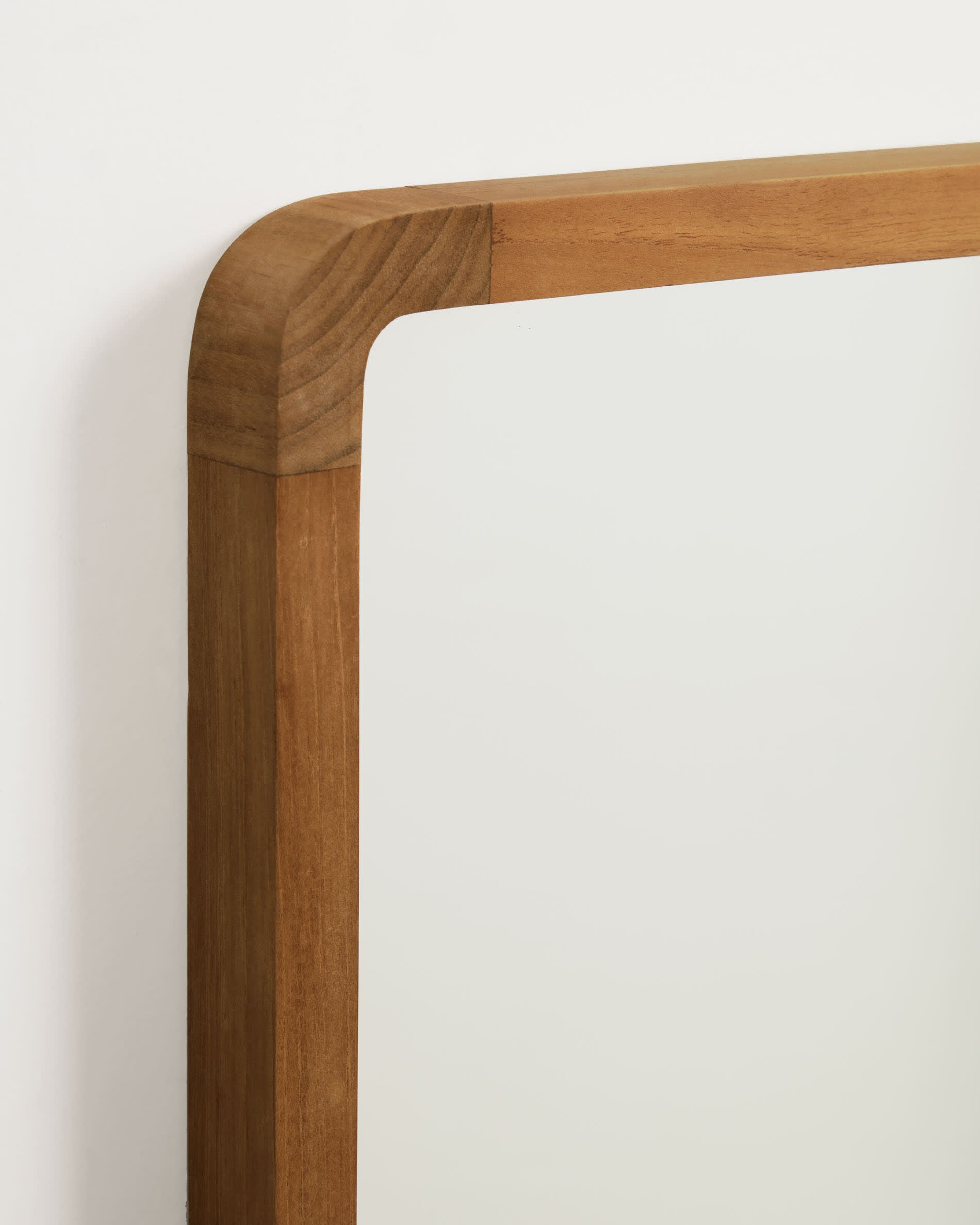 Eleganter Shamel Spiegel aus massivem Teakholz mit edlem Nussholzfinish, 45 x 70 cm – ideal für Badezimmer, Flure und Schlafzimmer.