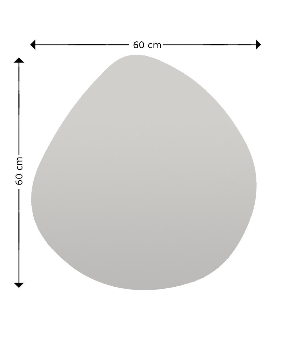 Verleihen Sie Ihrem Raum mit dem Besso Spiegel von Hanah Home in elegantem Schwarz einen Hauch von Luxus. Ideal für jedes Dekor!