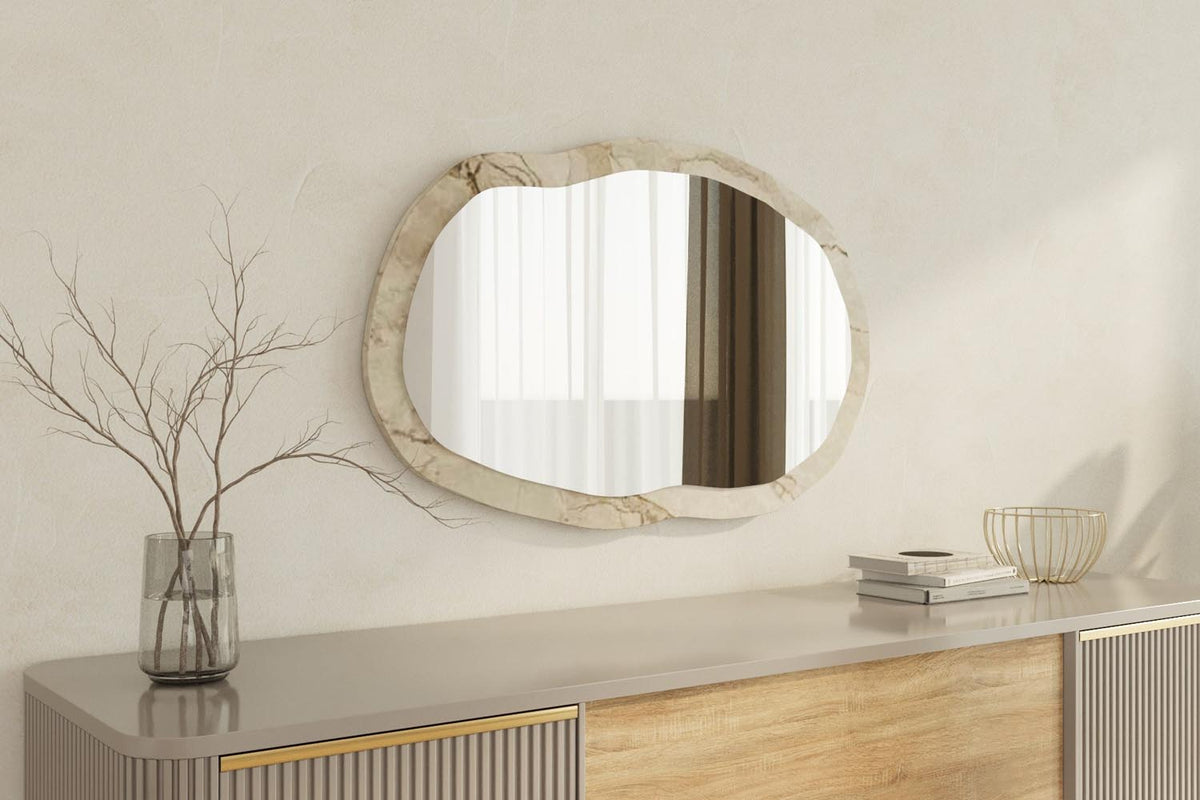 Lossa Spiegel - Ephesus Marmor in Ephesus Marmor präsentiert im Onlineshop von KAQTU Design AG. Wandspiegel ist von Hanah Home
