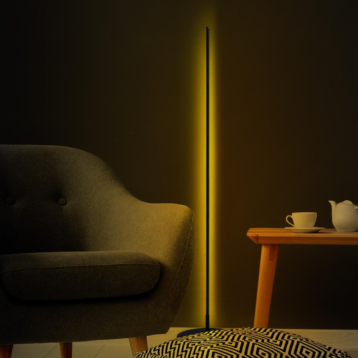 Only Stehleuchte - Schwarz in Schwarz präsentiert im Onlineshop von KAQTU Design AG. Stehleuchte ist von Opviq