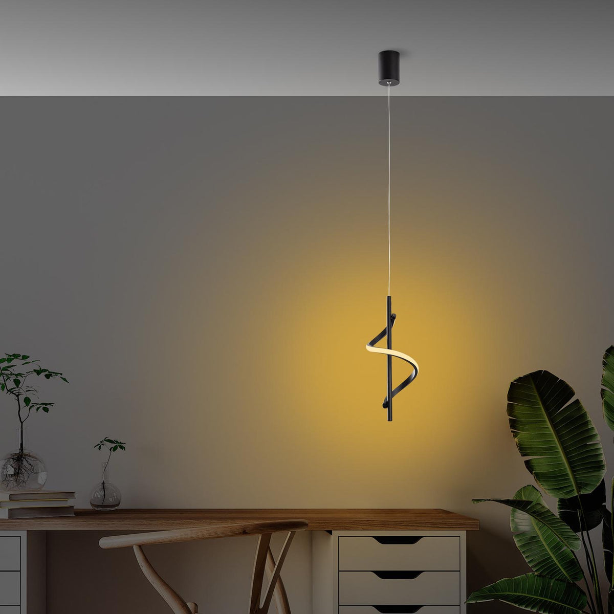 Lıkma Pendellampe - Schwarz in Schwarz präsentiert im Onlineshop von KAQTU Design AG. Pendelleuchte ist von Opviq
