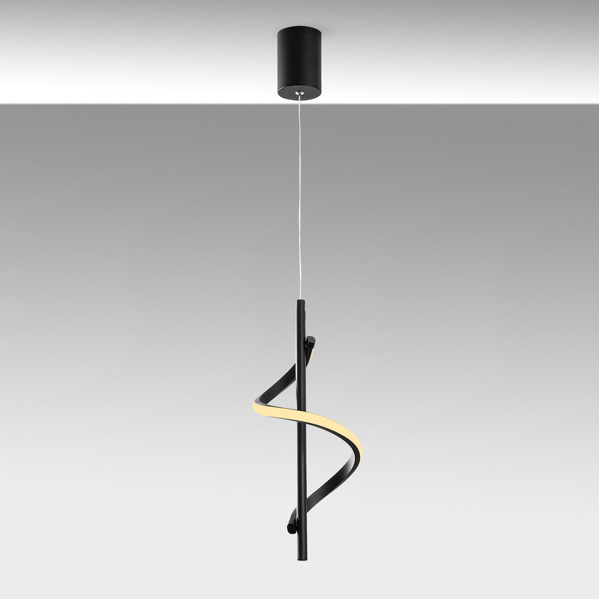 Lıkma Pendellampe - Schwarz in Schwarz präsentiert im Onlineshop von KAQTU Design AG. Pendelleuchte ist von Opviq
