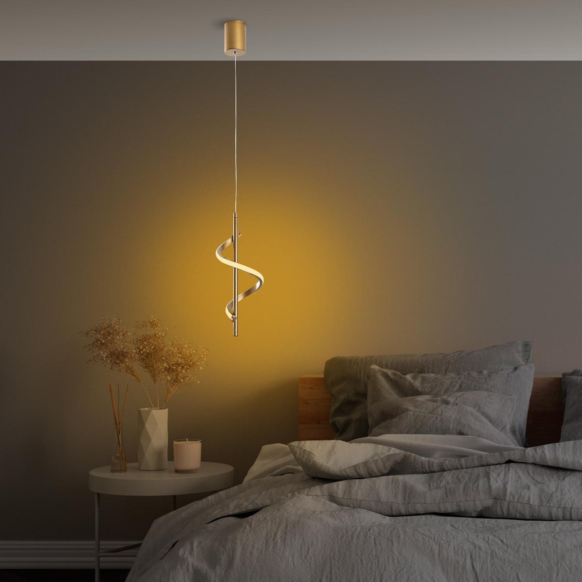 Lıkma Pendellampe - Gold in Gold präsentiert im Onlineshop von KAQTU Design AG. Pendelleuchte ist von Opviq