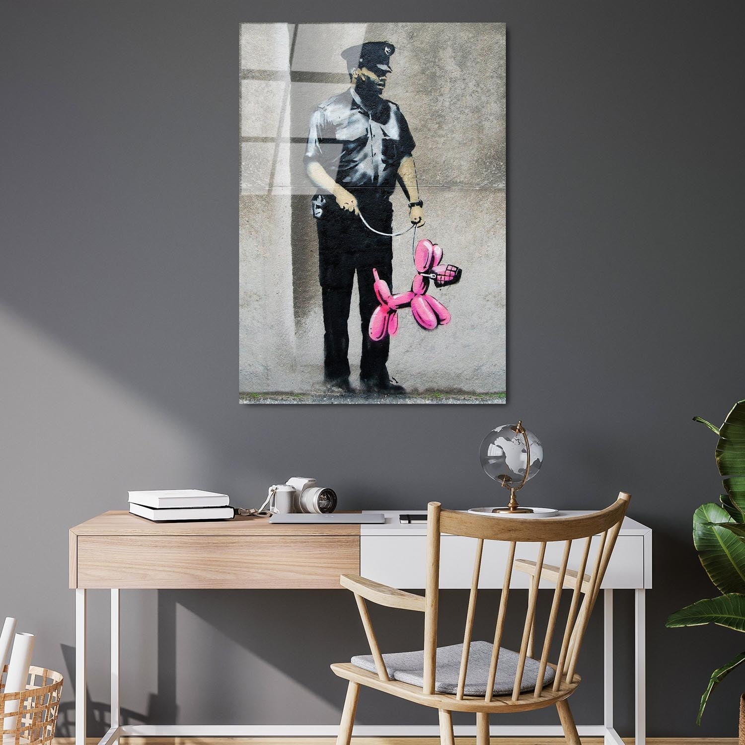 Erleben Sie die fesselnde Kunst von Banksy mit unserem mehrfarbigen UV-Bild von Wallity – ein stilvolles Highlight für Ihr Zuhause!