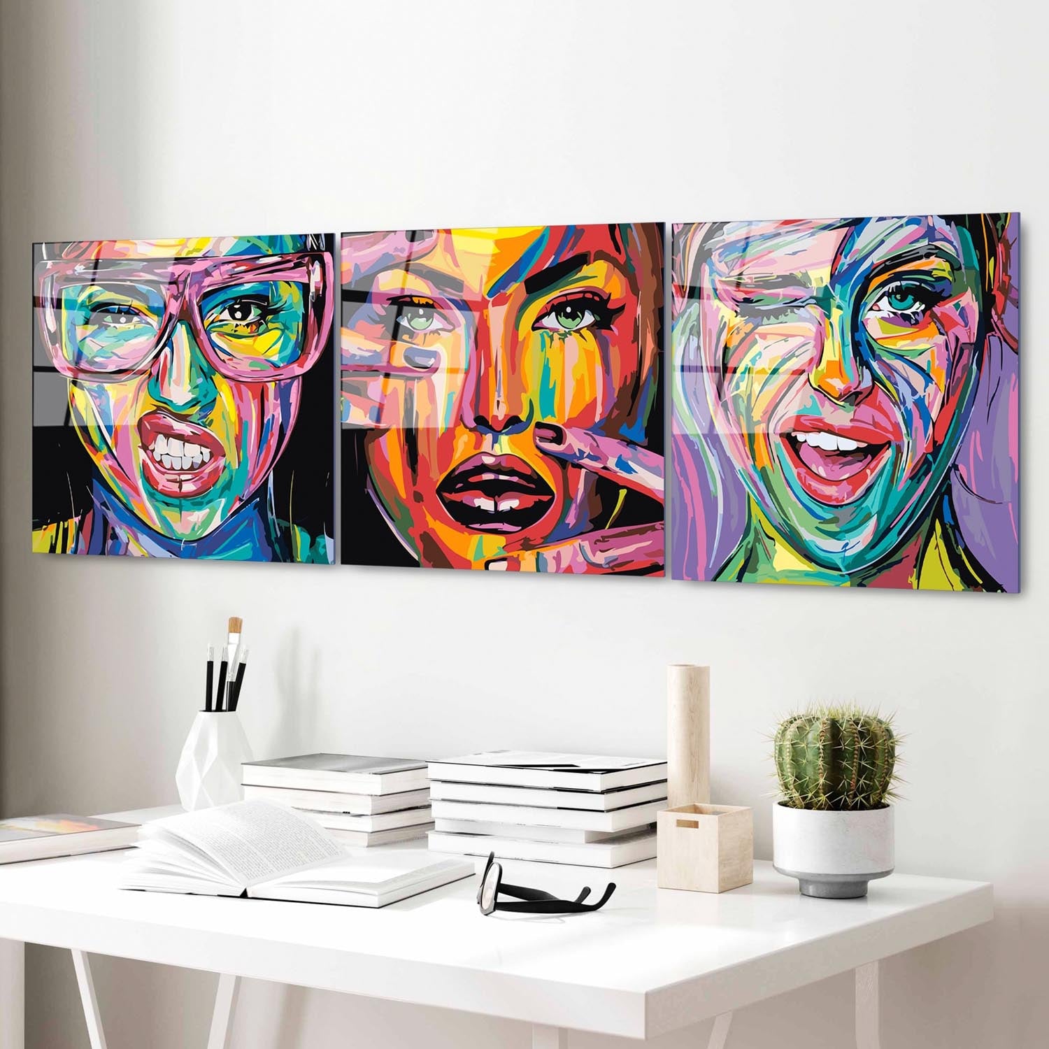 Entdecken Sie das mehrfarbige UV-Bild von Wallity – ein elegantes Kunstwerk aus robustem gehärtetem Glas, das mit leuchtenden Farben jeden Raum verzaubert.