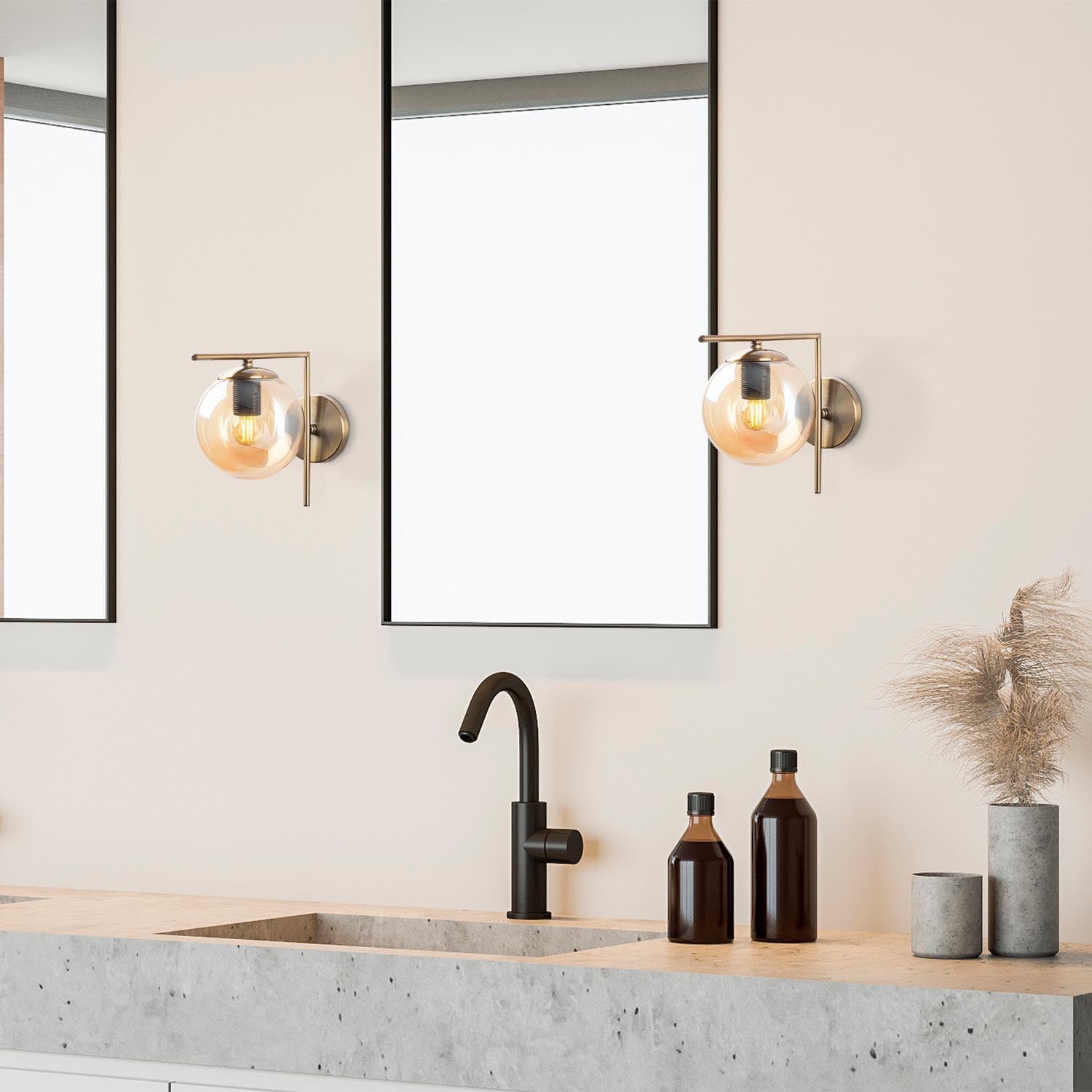 Verleihen Sie Ihrem Zuhause mit der Wandleuchte 7142 - Antique von Opviq einen Hauch von Vintage-Charme und stilvollem Licht.