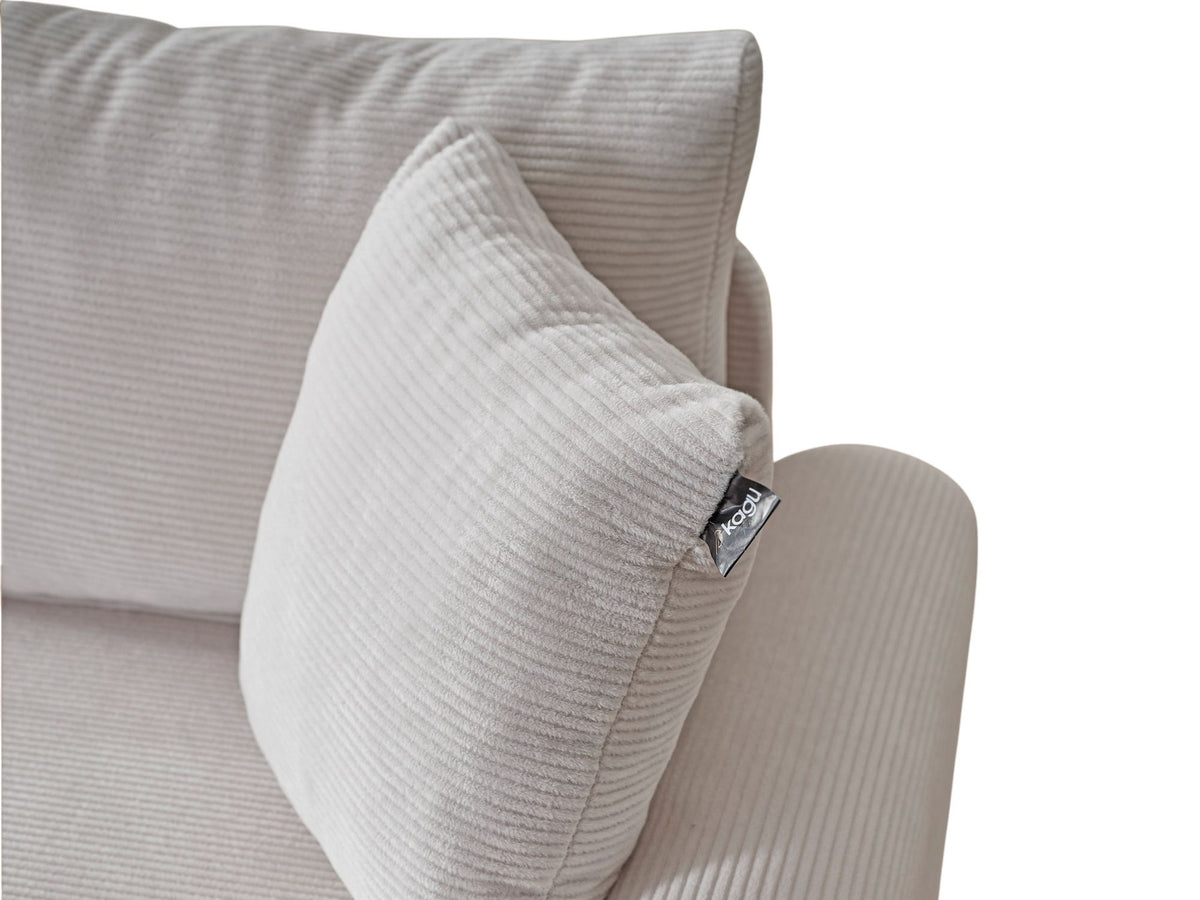 Weisses Ecksofa Flavia von Hanah Home mit Polyesterbezug in Leinenstruktur, Metallgestell und Kunststoffbeinen, fotografiert freistehend.