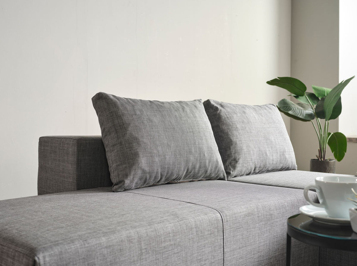 Graues Eckschlafsofa Poly M von Hanah Home mit Metallgestell und Polyesterbezug in Leinenstruktur, Eckform, 180x150 cm.