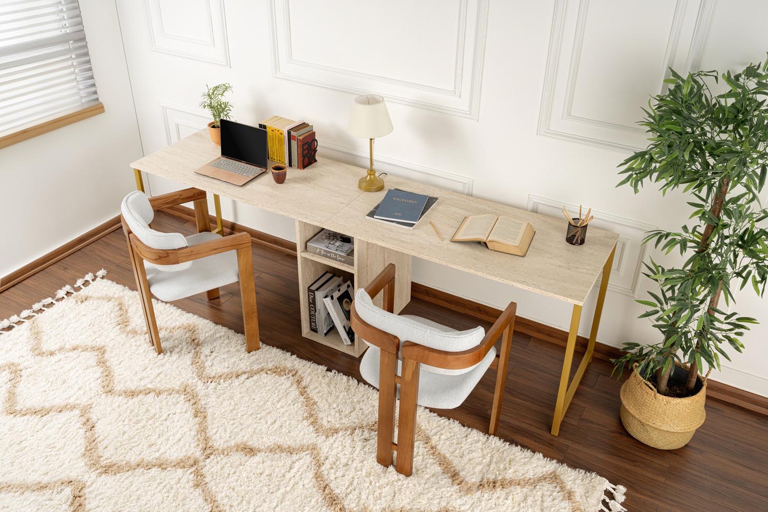 Entdecken Sie den Twin Study Desk in Travertin Gold von Nordure – ein eleganter Schreibtisch, der Stil und Funktionalität vereint. Ideal für Ihr Home Office!