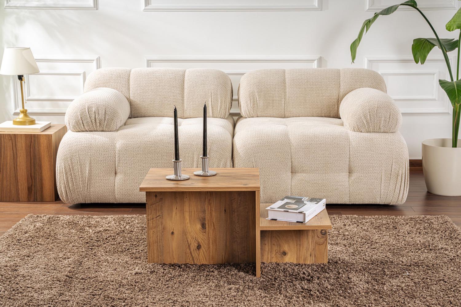 Stilvoller Harmony Sofatisch aus Atlantischer Kiefer, der Eleganz und Funktionalität vereint. Ideal für gemütliche Abende und als Blickfang im Wohnzimmer.