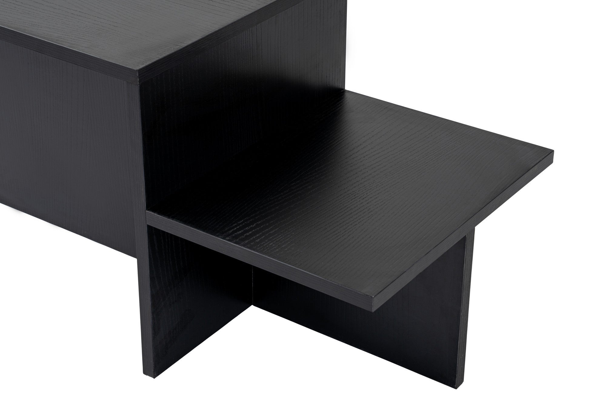 Gestalten Sie Ihr Zuhause mit dem eleganten Harmony Sofatisch in Wood Black von Nordure. Perfekt für stilvolle Akzente und gesellige Momente.
