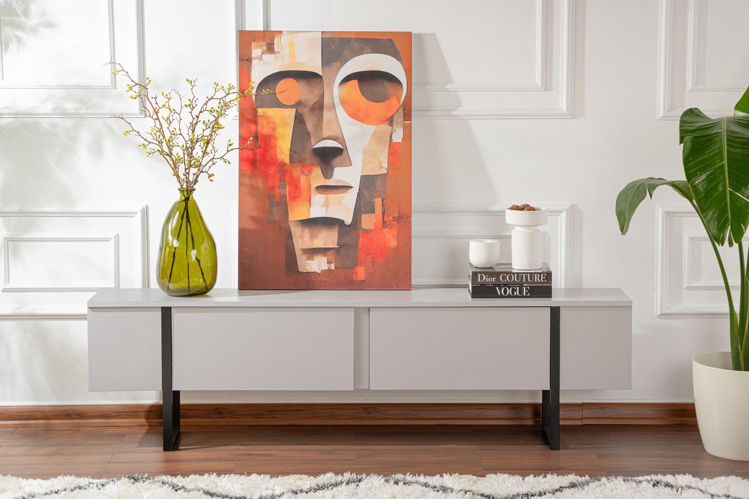 Entdecken Sie das Serenity Sideboard von Nordure in Grau und Schwarz – ein modernes Möbelstück, das Eleganz und Funktionalität vereint.