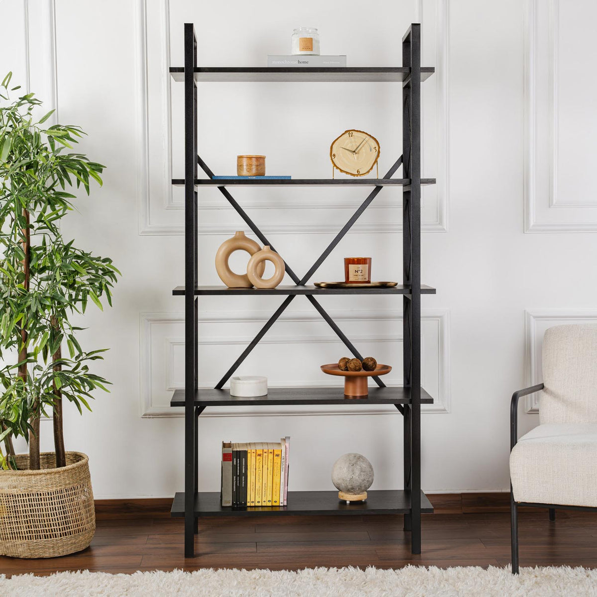 Elysian Bücherregal - Holz Schwarz
Schwarz in Holz Schwarz / Schwarz präsentiert im Onlineshop von KAQTU Design AG. Bücherregal ist von Nordure