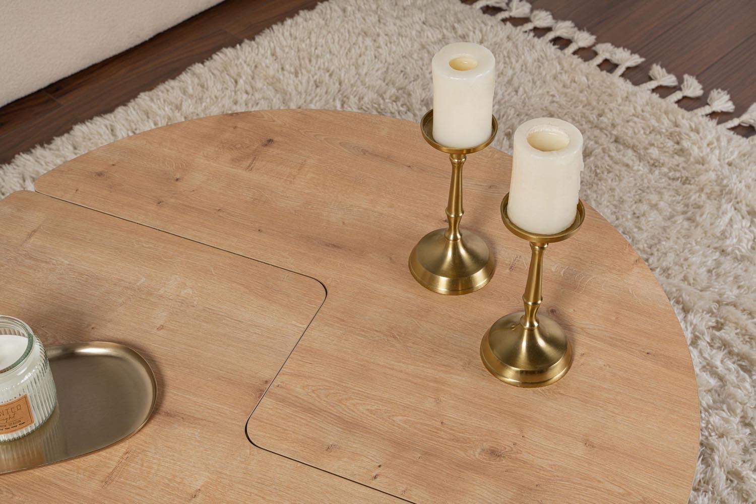 Verleihen Sie Ihrem Wohnzimmer mit dem Moira Sofatisch aus Eiche von Nordure einen modernen Akzent. Stilvoll und robust!