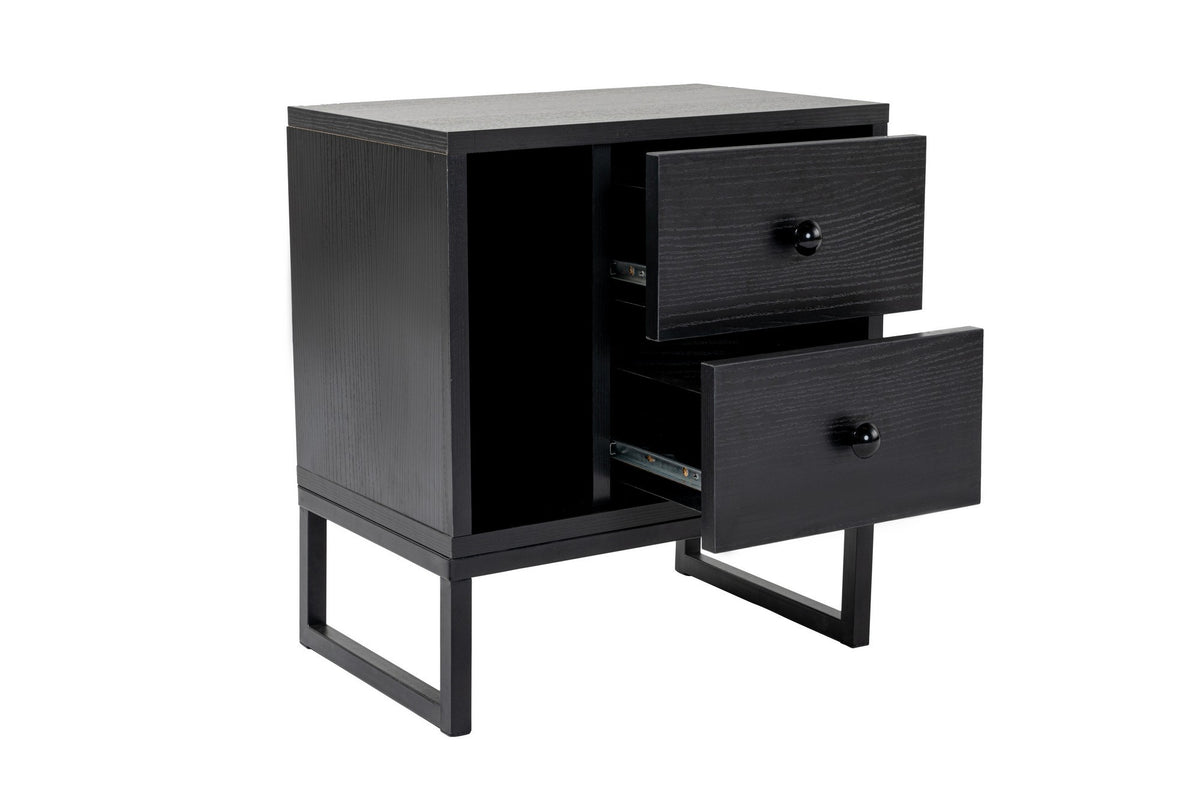 Glimmer Nachttisch - Holz Schwarz
Schwarz in Holz Schwarz / Schwarz präsentiert im Onlineshop von KAQTU Design AG. Nachttisch ist von Nordure