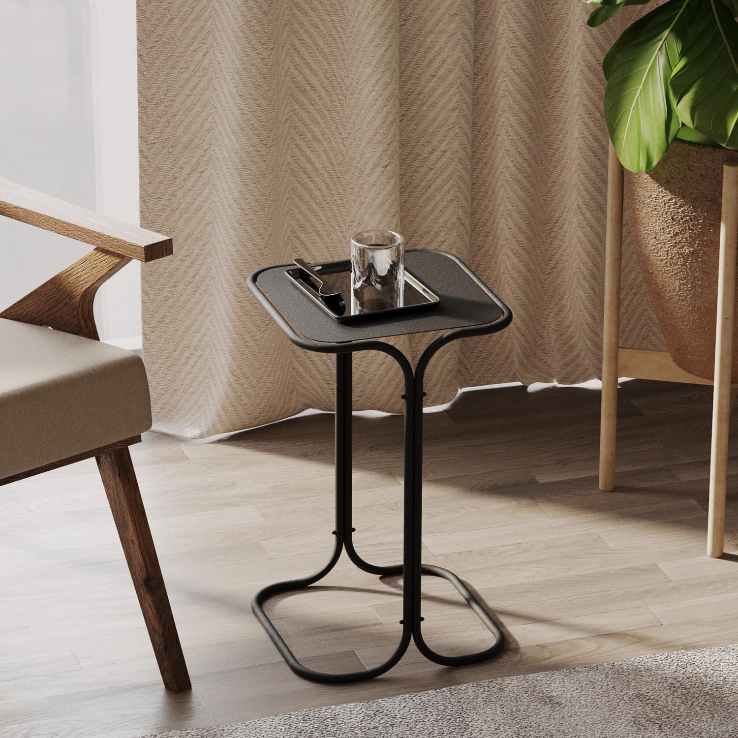 Eleganter SHB Sofatisch in Schwarz von Hanah Home. Robuste Metallkonstruktion, modernes Design – ideal für stilvolle Wohnräume.