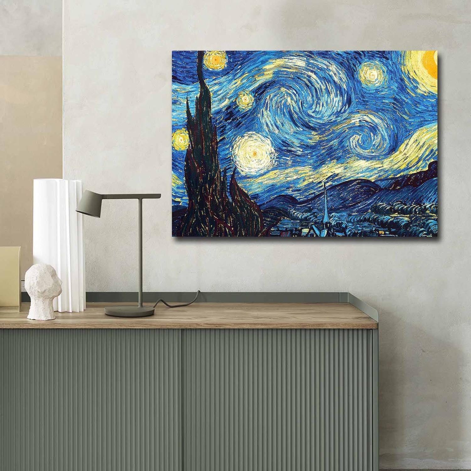 Entdecken Sie die faszinierende "Sternennacht" von Van Gogh als Leinwandbild. Elegantes Design, hochwertige Materialien, ideal für Ihr Zuhause.