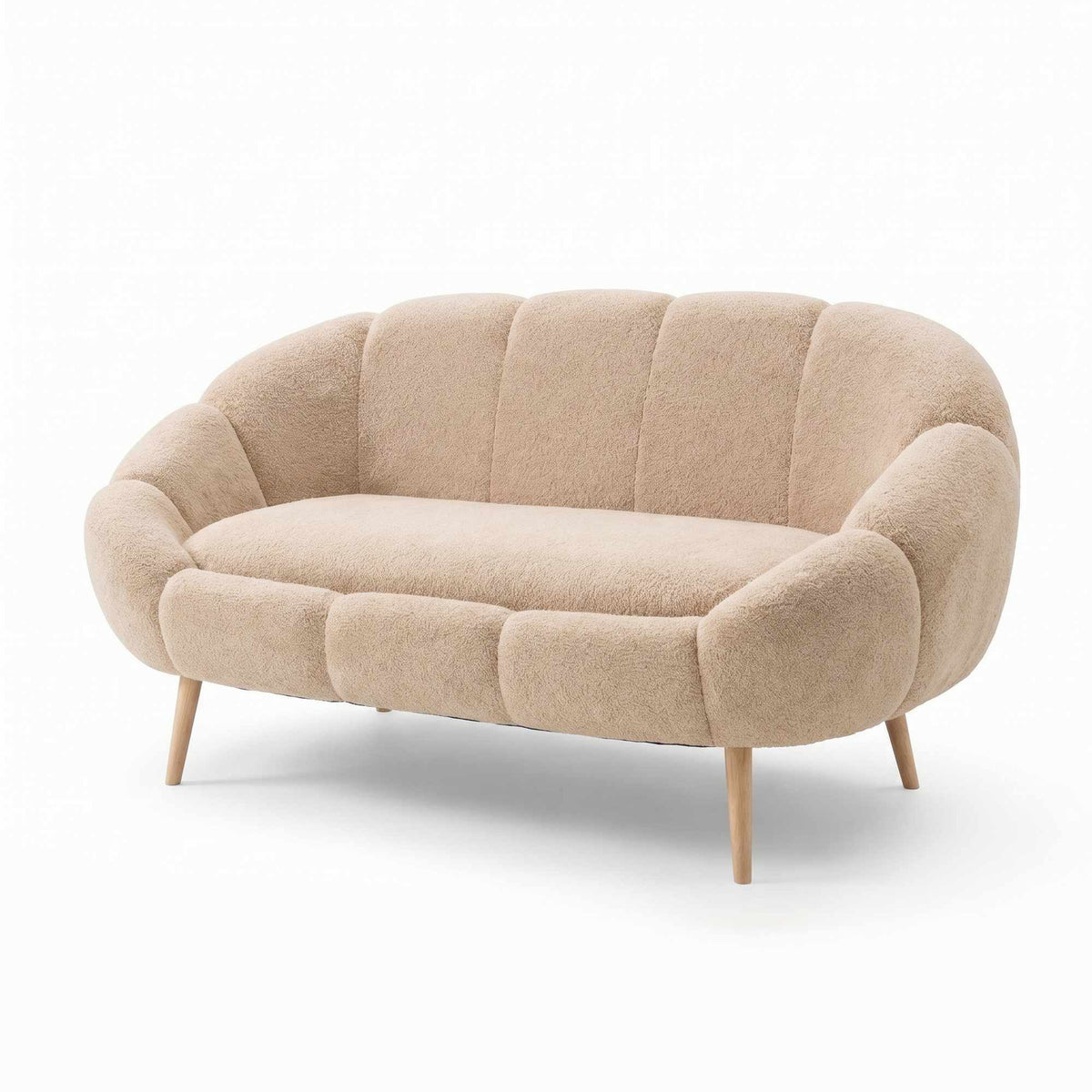 Beiges 2-Sitzer Sofa mit geflügelter Rückenlehne, Wellsoft-Bezug und Beinen aus Eschenholz, Masse 130 x 50 x 105 cm.