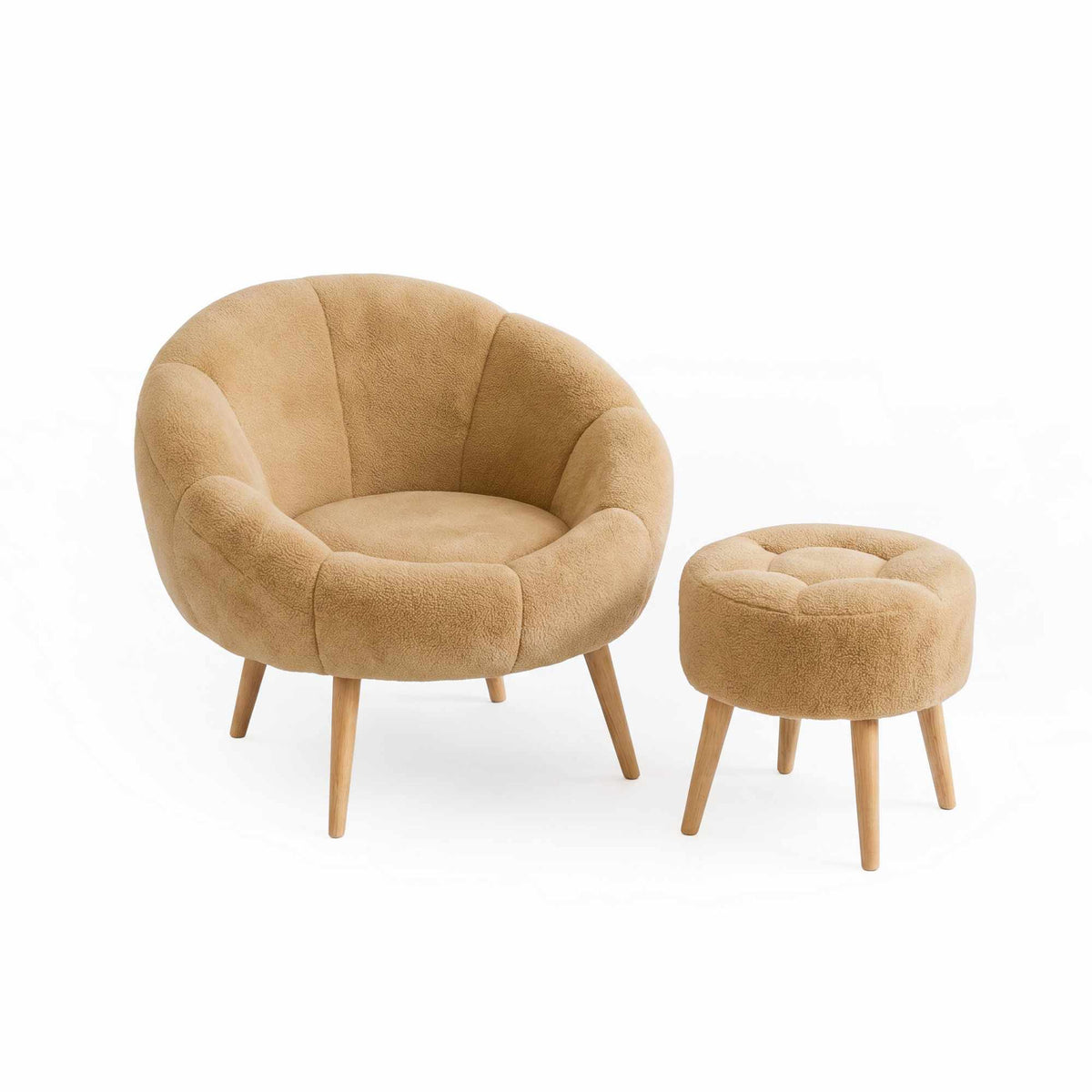 Braunes Ohrensessel-Set von Hanah Home mit passendem Pouf, Bezug aus Wellsoft-Stoff und Beinen aus Eschenholz.