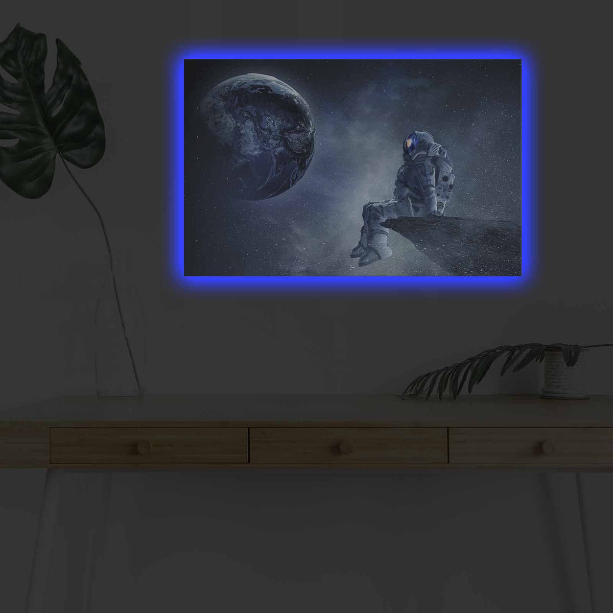 NASA Bild - Mehrfarbig in Mehrfarbig präsentiert im Onlineshop von KAQTU Design AG. Bild ist von Wallity