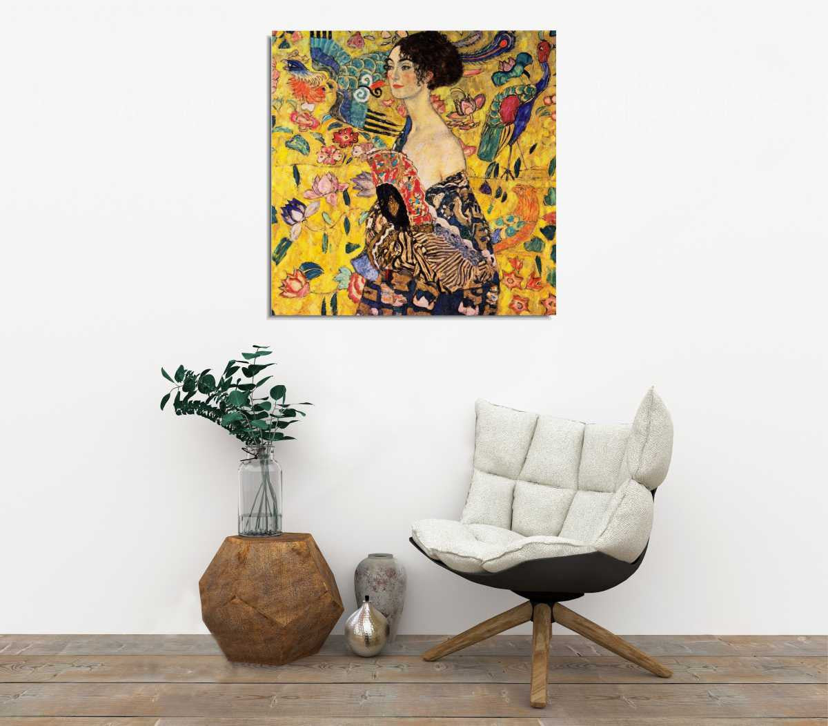 Verleihen Sie Ihrem Raum mit dem beeindruckenden Leinwandbild "Dame mit Fächer" von Gustav Klimt einen Hauch von Eleganz und Stil.