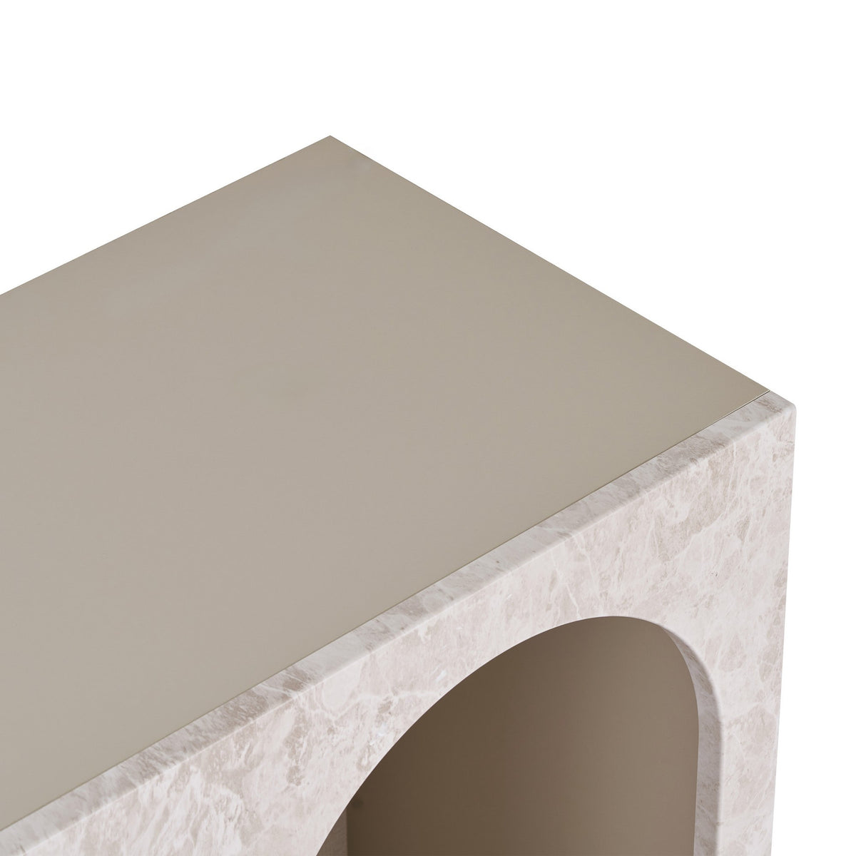 Konsolentisch Vian 120 von Nordure mit Front in Travertin-Marmor- und Sandstein-Optik, Korpus aus melaminbeschichteter Spanplatte, Türen aus MDF.