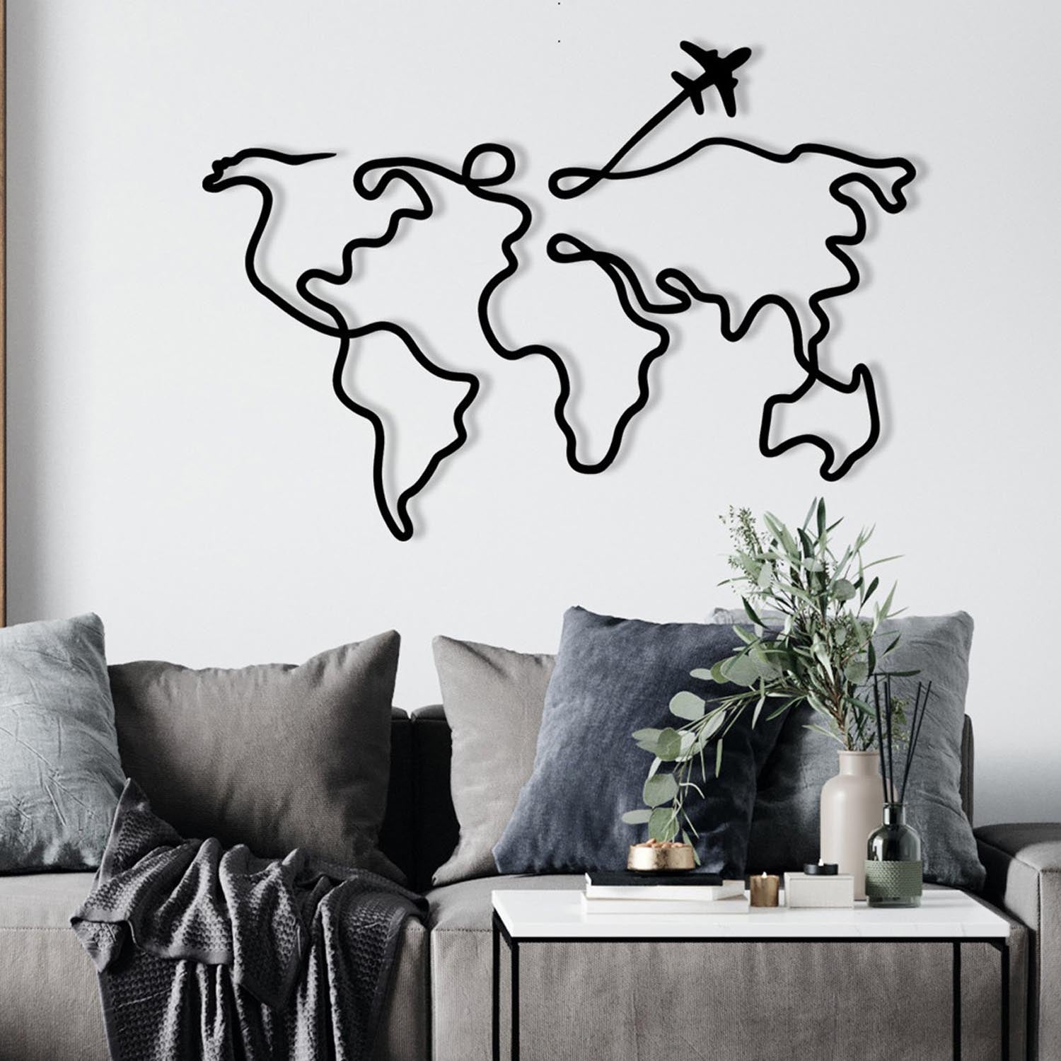 Entdecken Sie die elegante Mozzafiato Wanddeko in Schwarz von Wallity. Ein zeitloses Metallkunstwerk, das jeden Raum stilvoll aufwertet.