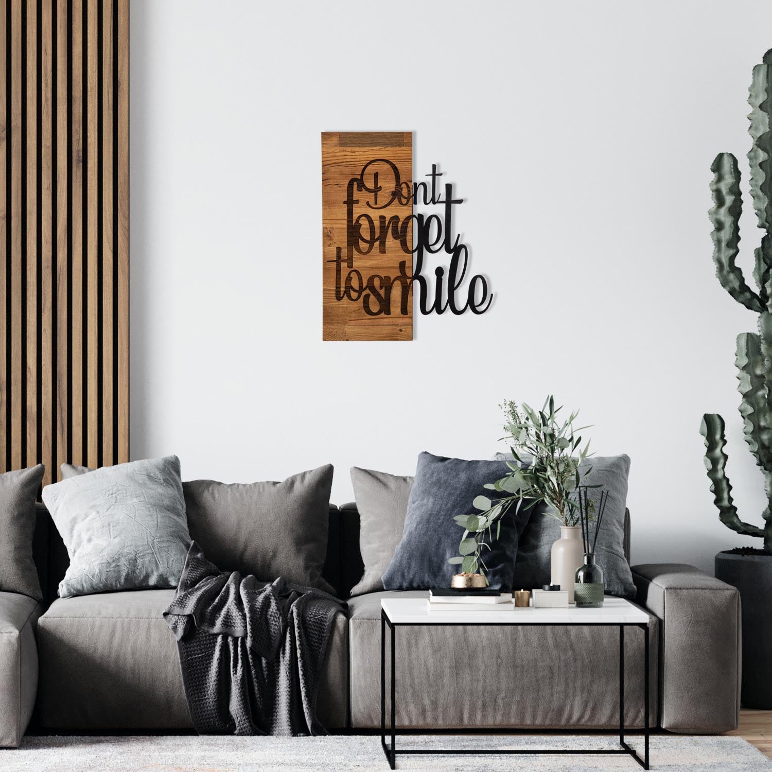 Gestalten Sie Ihr Zuhause stilvoll mit der Wanddeko "Dont Forget To Smile" in edlem Schwarznuss von Wallity – ein elegantes Highlight für jeden Raum.
