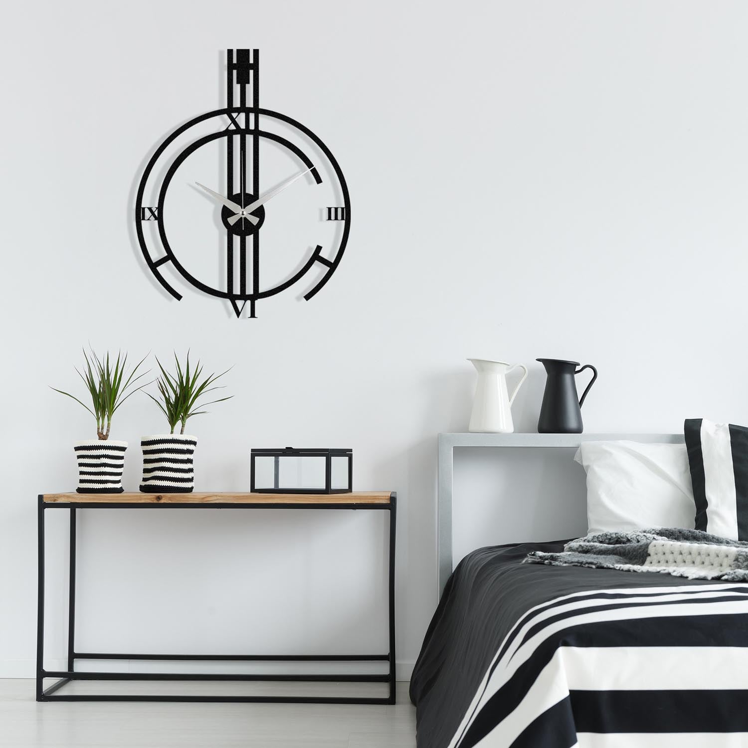 Entdecken Sie die Dalmacyali Wanddeko in Schwarz von Wallity – ein elegantes Metall-Accessoire, das jeden Raum stilvoll aufwertet.