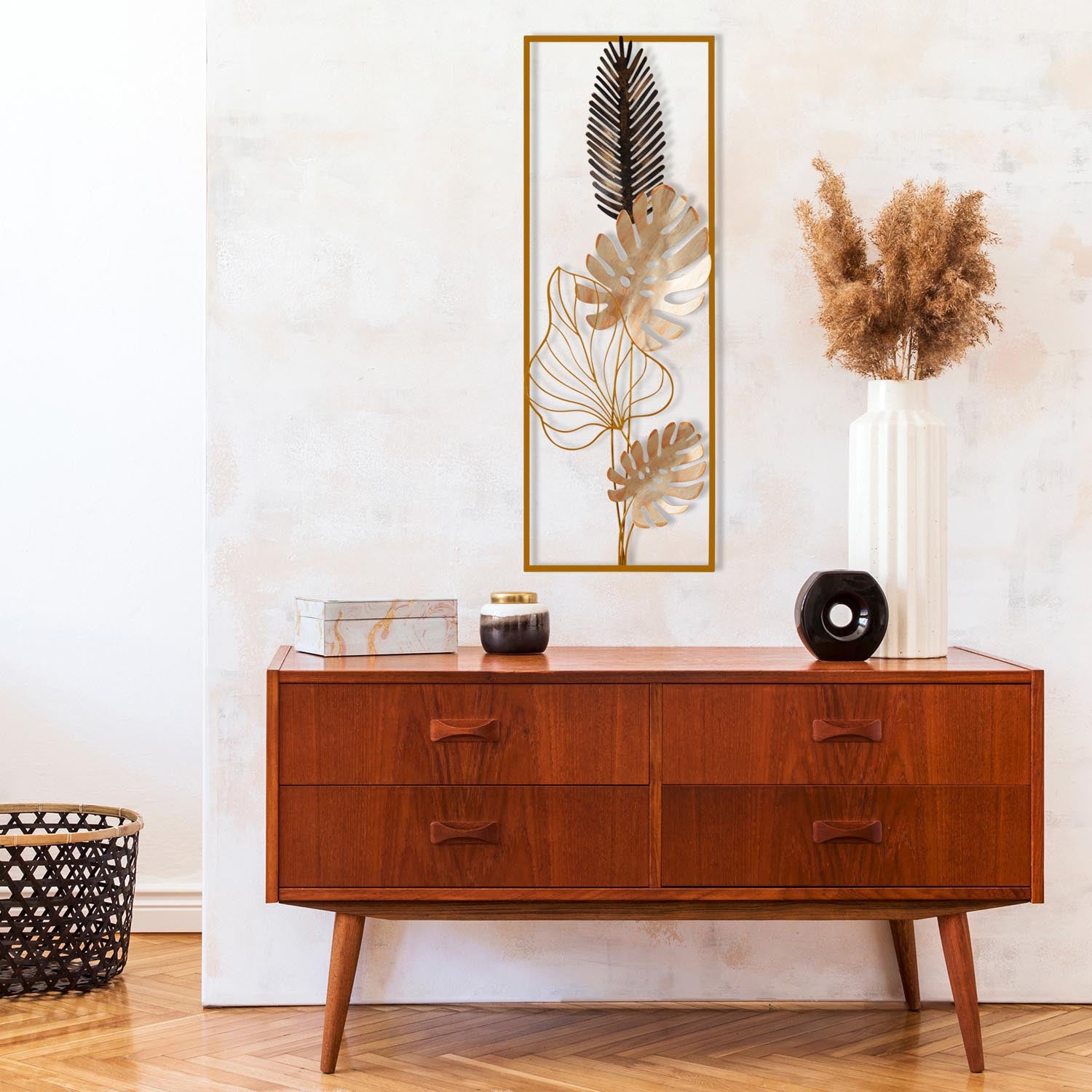 Verleihen Sie Ihrem Zuhause mit der mehrfarbigen Nazo Wanddeko von Wallity einen Hauch von Eleganz und Kreativität. Ein Must-Have für jeden Raum!