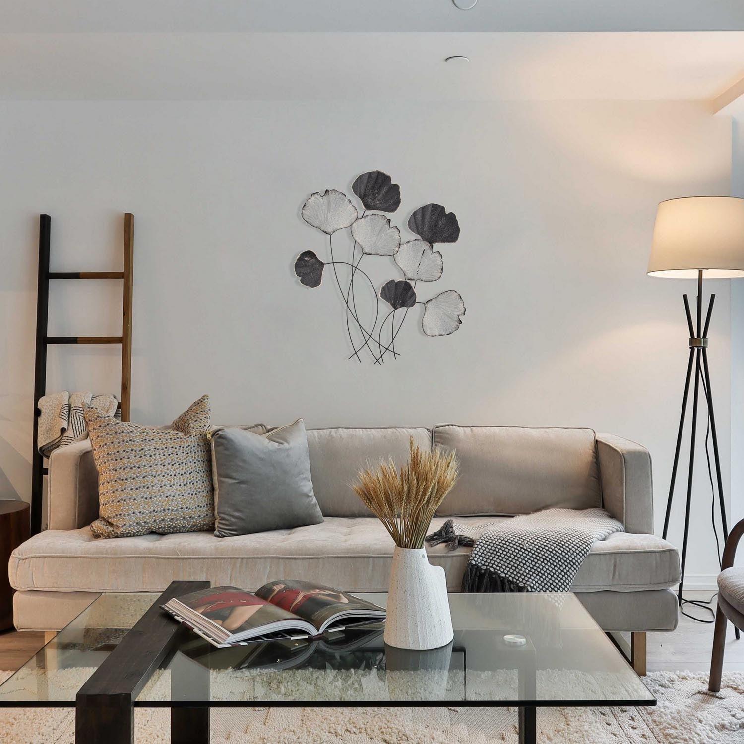 Gestalten Sie Ihre Wände neu mit der Vuzuh 2 Wanddeko von Wallity. Dieses farbenfrohe Metallkunstwerk vereint Eleganz und Langlebigkeit!