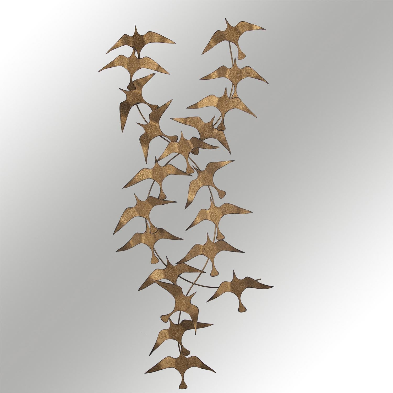 Entdecken Sie die Sahika Wanddeko von Wallity – ein elegantes Metall-Accessoire, das jedem Raum Stil und Raffinesse verleiht. Ideal für kreative Wohnideen!