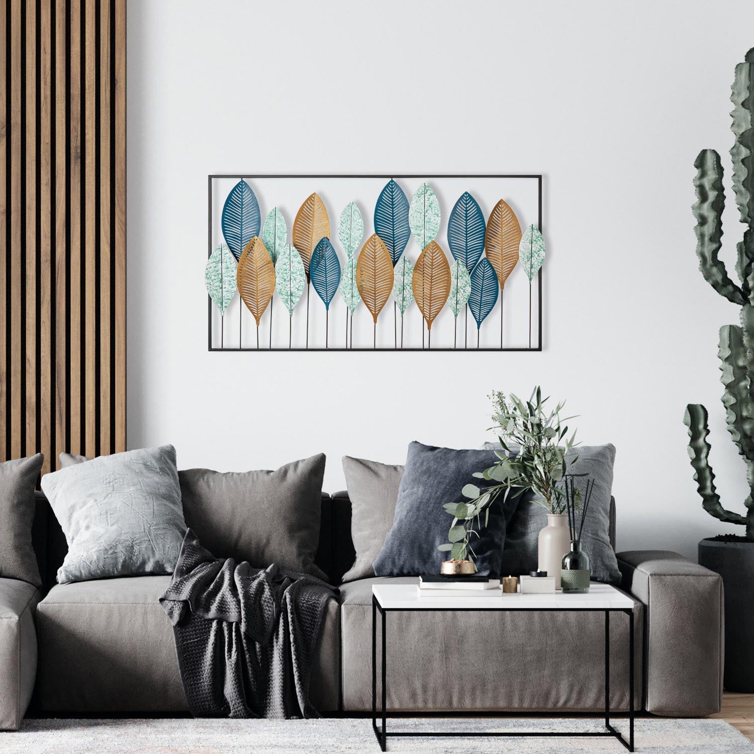 Verleihen Sie Ihrem Raum mit der mehrfarbigen Bilge Wanddeko von Wallity einen einzigartigen Akzent. Dieses exquisite Metallkunstwerk begeistert mit filigranem Design und hochwertiger Verarbeitung.