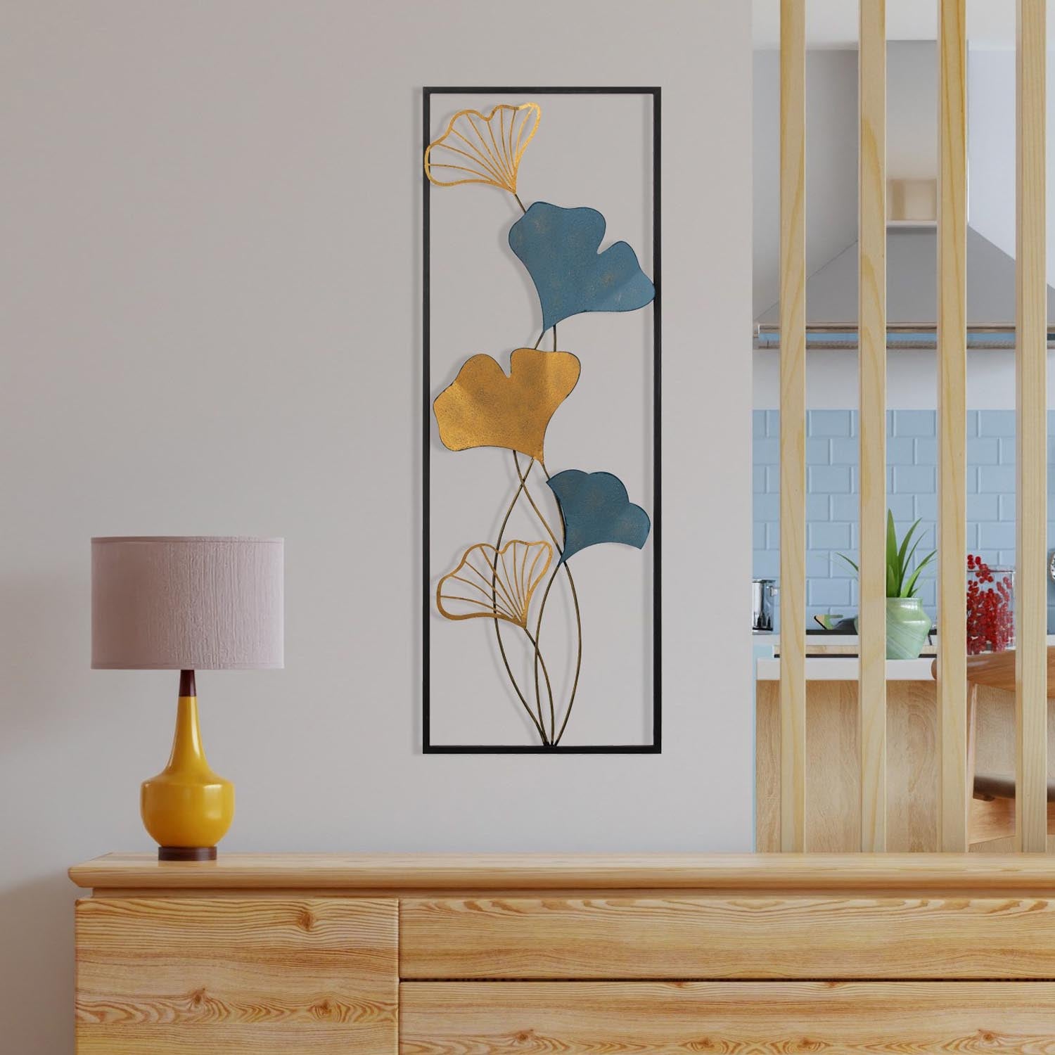 Entdecken Sie die Nadide Wanddeko von Wallity – ein stilvolles, mehrfarbiges Metall-Accessoire, das jedem Raum Eleganz und Charme verleiht.