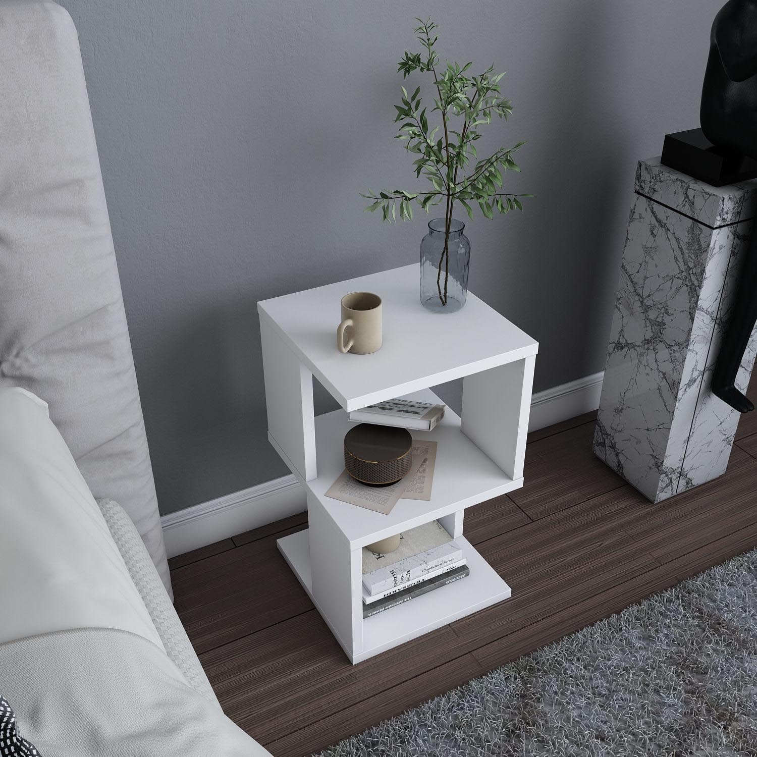 Gestalten Sie Ihr Schlafzimmer mit dem stilvollen Carter Nachttisch in Weiß von Hanah Home. Minimalistisches Design trifft auf praktische Eleganz.