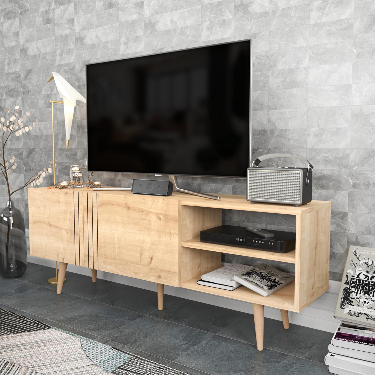 Das Ronas Sideboard in Saphir von Hanah Home kombiniert stilvolles Design mit funktionalem Stauraum und wertet jeden Raum auf.