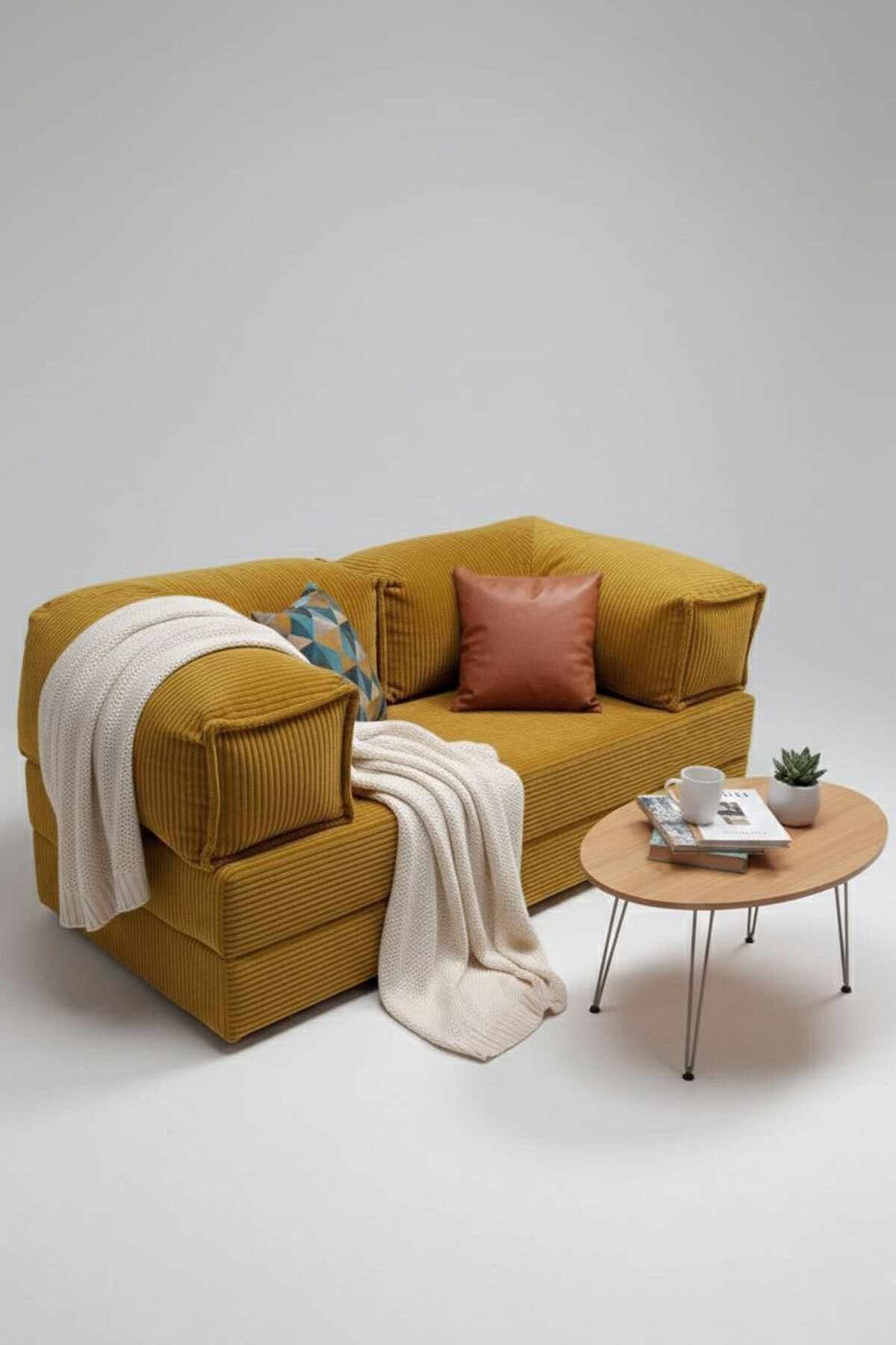 Senfgelbes 2-Sitzer Sofa Milano von Hanah Home mit Bezug aus Polyester und Leinen, zwei Kissen, schlankes Design mit Holzfüssen