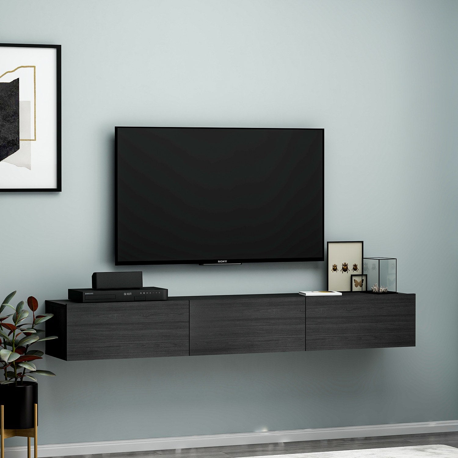 Entdecken Sie das elegante Terra Sideboard in Schwarz von Hanah Home. Perfekt für Ihr Wohnzimmer, vereint es modernes Design mit praktischem Stauraum.