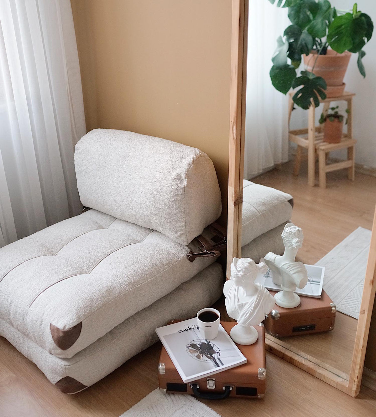 Fold Teddy Bettsofa - Sahne in Sahne präsentiert im Onlineshop von KAQTU Design AG. Bettsessel ist von Atelier Del Sofa