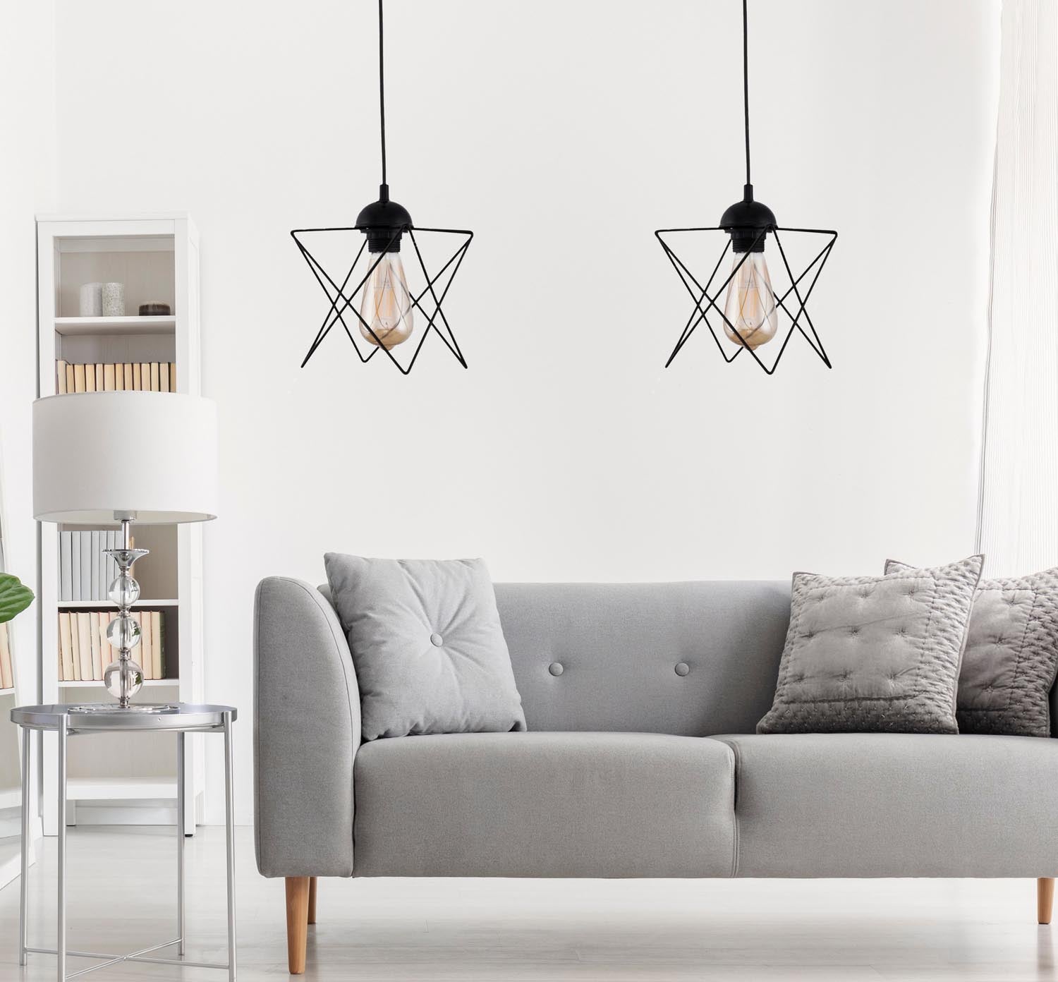 Entdecken Sie die stilvolle Pendelleuchte 205 von Opviq in elegantem Schwarz. Perfekt für jeden Raum, vereint sie modernes Design mit Funktionalität.