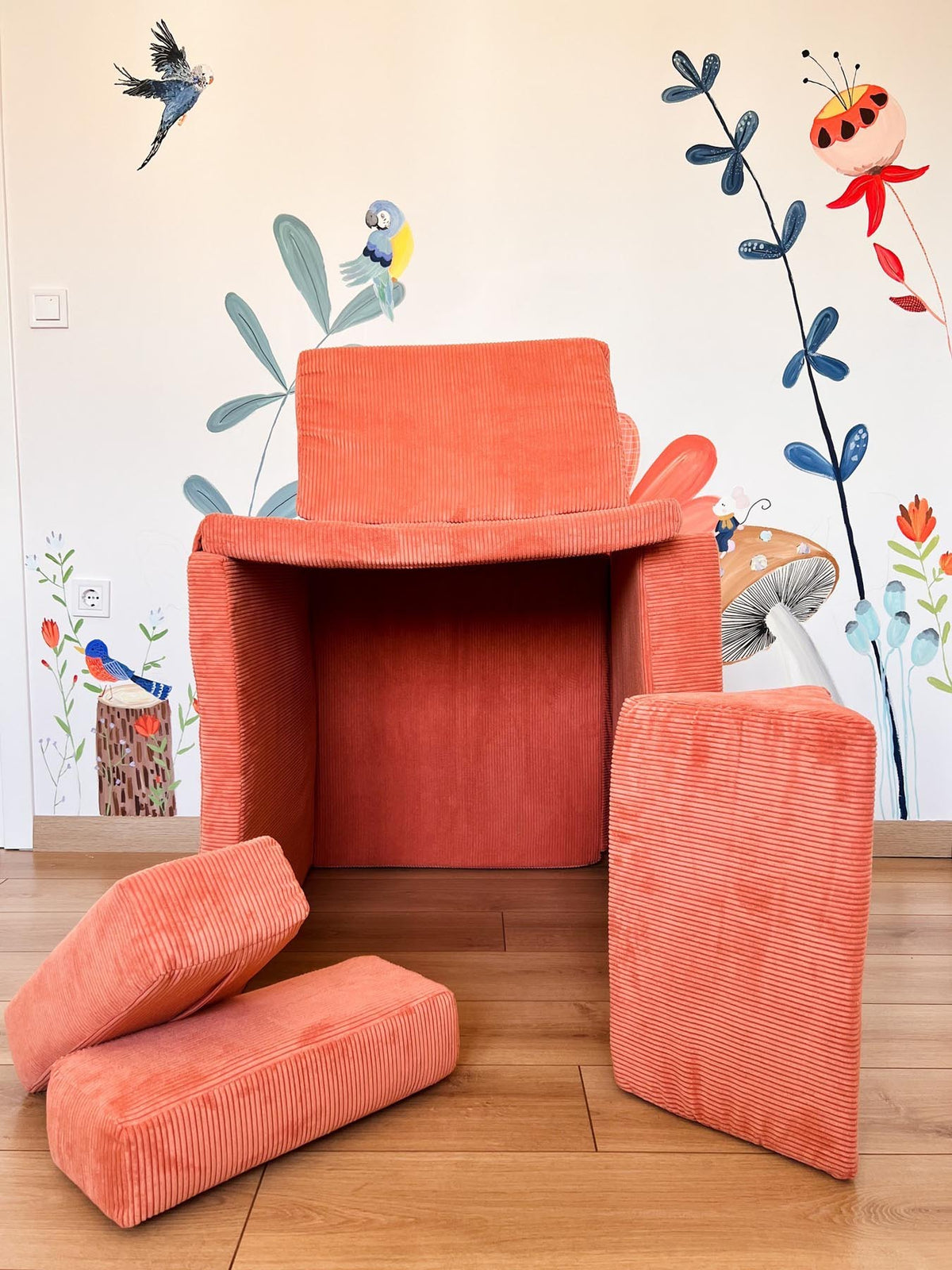 Puzzle Bettsofa - Orange in Orange präsentiert im Onlineshop von KAQTU Design AG. Bettsofa ist von Atelier Del Sofa