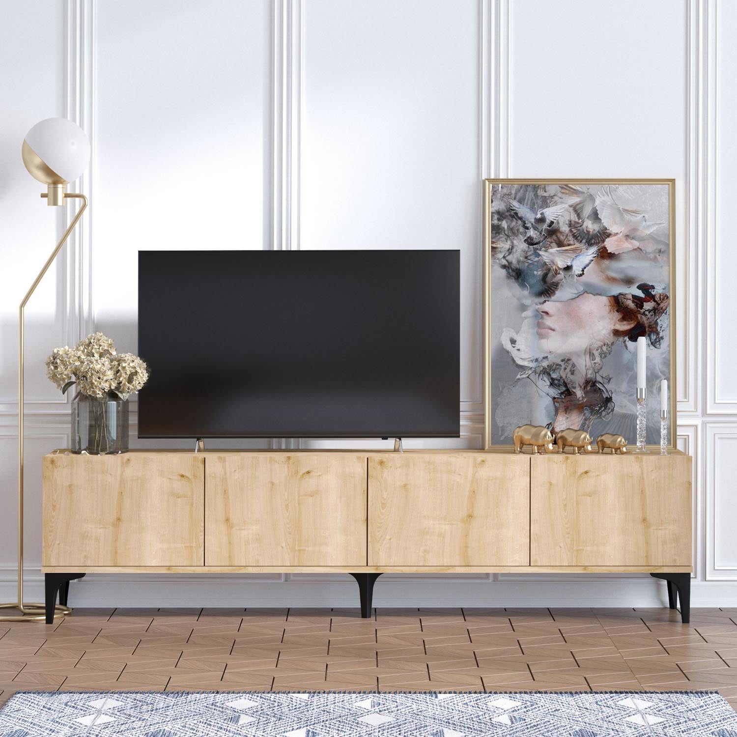Entdecken Sie das elegante Nora Sideboard in Saphir-Eiche von Hanah Home – die perfekte Kombination aus Stil, Funktionalität und Langlebigkeit für Ihr Wohnzimmer.
