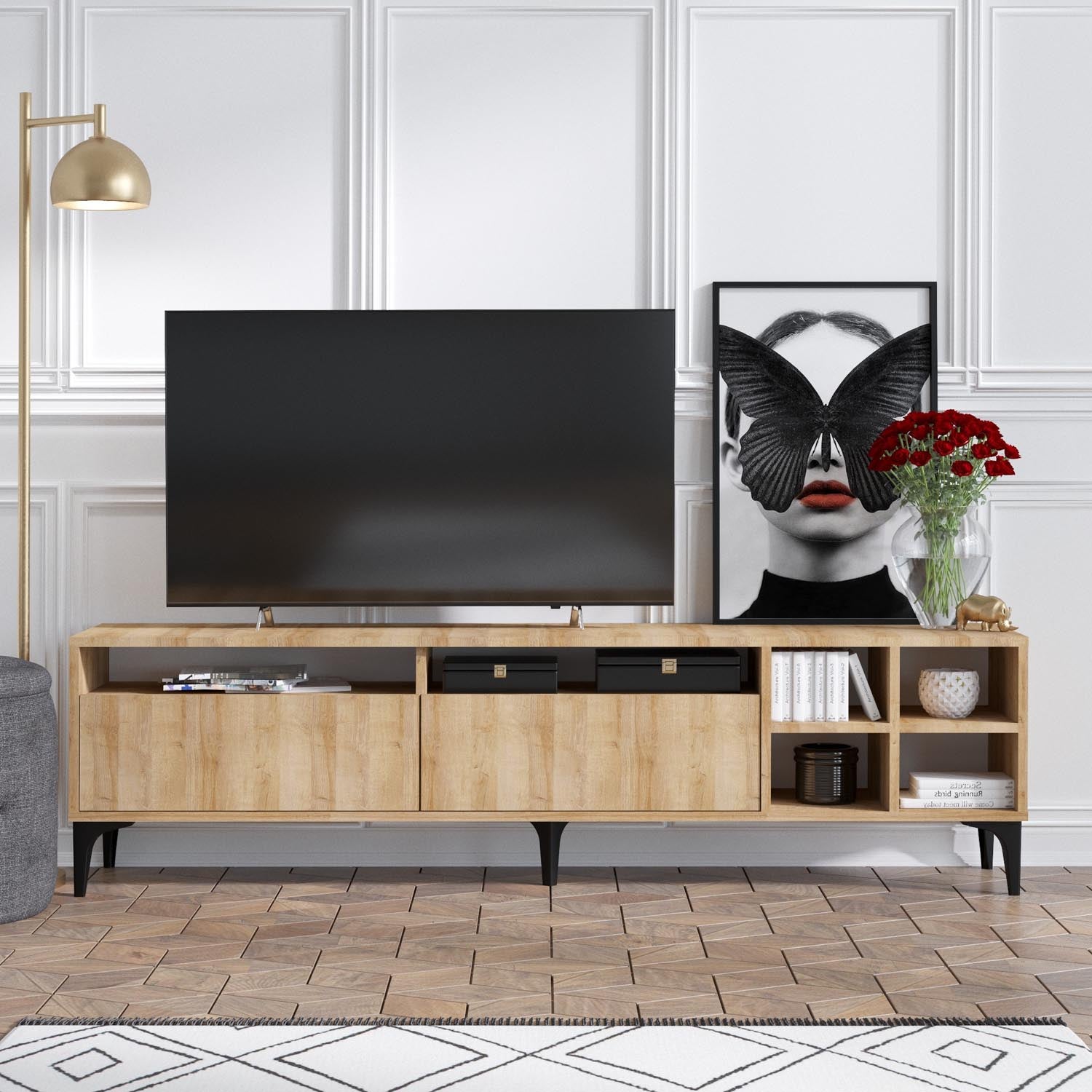 Entdecken Sie den eleganten Eva TV-Ständer von Hanah Home – die perfekte Lösung für Ordnung und Stil in Ihrem Wohnzimmer. Jetzt im KAQTU Onlineshop!