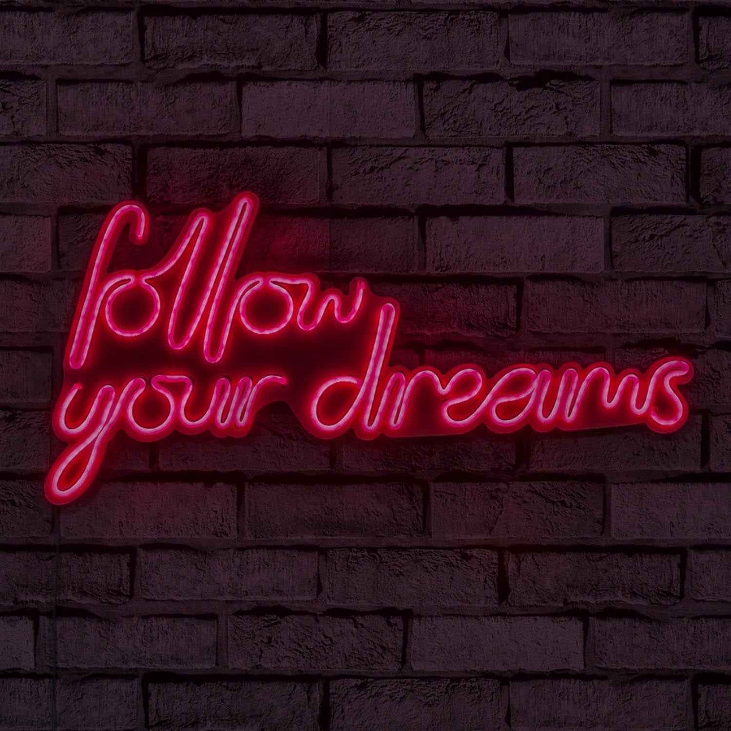 Entdecken Sie die Follow Your Dreams Wandleuchte in Rot von Wallity – eine stilvolle LED-Beleuchtung, die jeden Raum mit lebendiger Wärme und Kreativität erhellt.