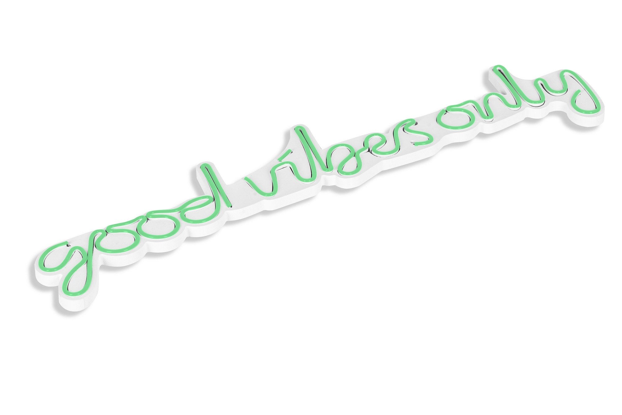 Verleihen Sie Ihrem Raum mit der Good Vibes Only Wandleuchte in Grün von Wallity einen Hauch von Magie. Ideal für stimmungsvolle Akzente!